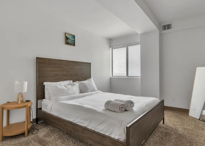 Pp 1606 Beautiful Professional 1Br Apt, Pool