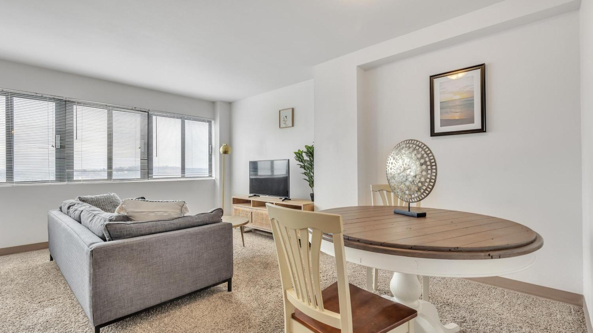Apartment Pp 1606 Beautiful Professional 1br Apt, Pool Harrisburg